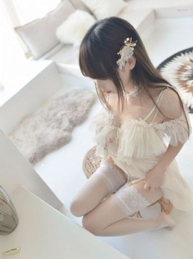 欧美女明星夏季街拍_4K手机在线看