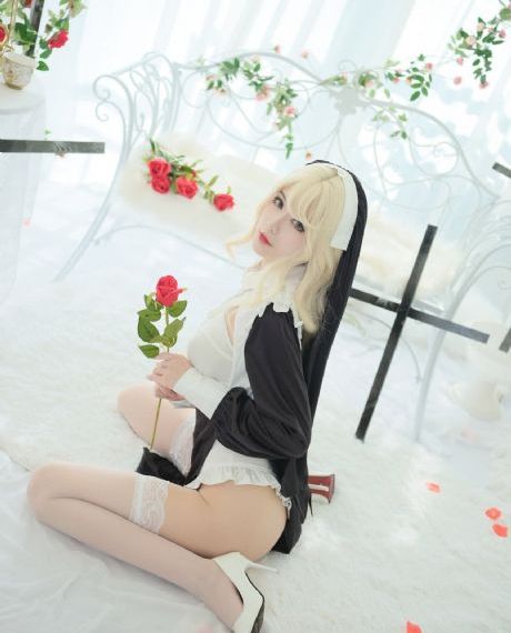 美女图片免费看全身_蓝光超清免费观看
